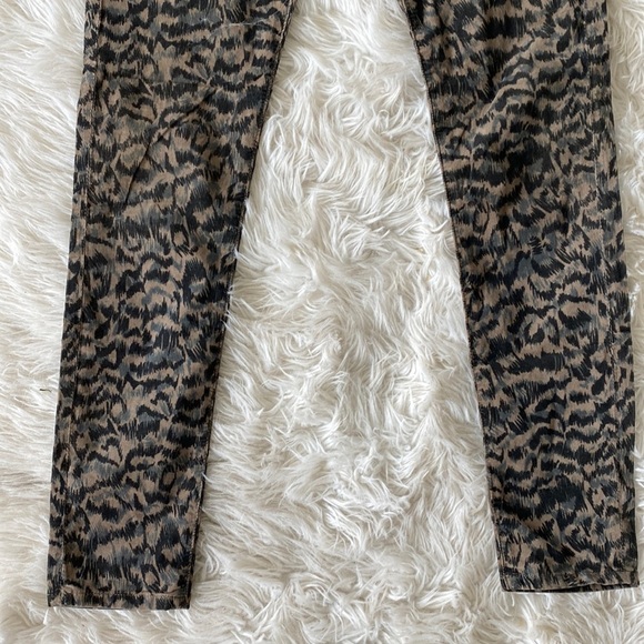 AG Farrah Vintage Leopard Skinny Ankle Corduroy Jean - Picture 9 of 14